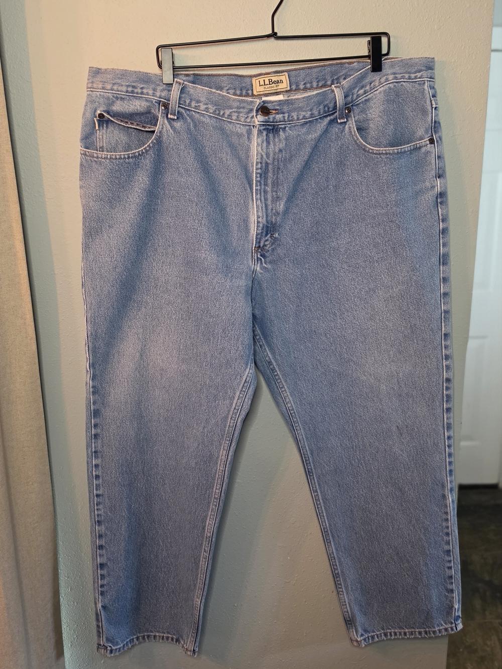 L.L.Bean Classic Fit Light Wash Straight Leg Jeans Men's 44x28 100% Cotton
